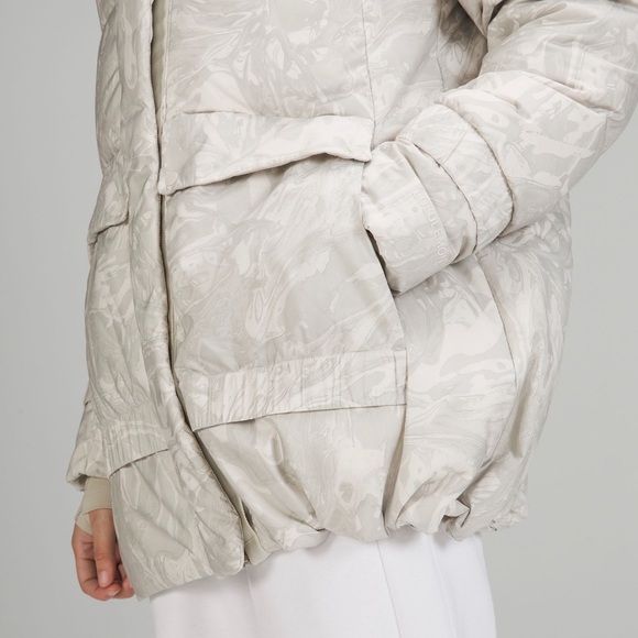 Lululemon Down Jacket in Maple Metamorphosis Light Natural Multi Size 8 - Picture 4 of 14